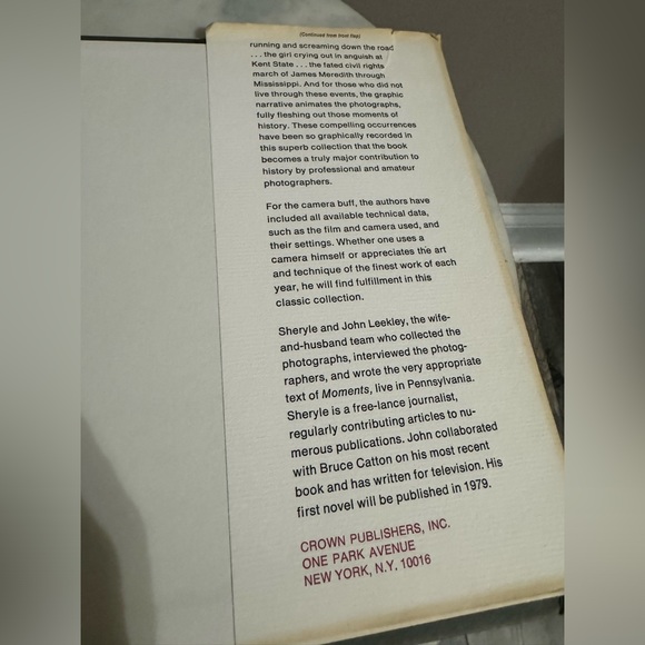 The Pulitzer Prize Photographs - Picture 8 of 11